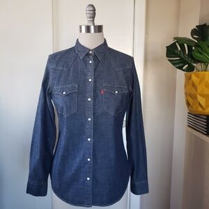 Levi's Tailored Fit Denim Shirt Size Medium NEW!
